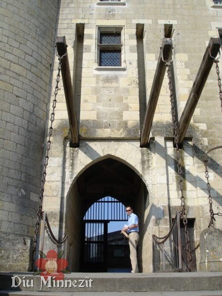 Die (noch funktionstchtige und benutzte) Zugbrcke des Schlosses Langeais