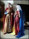 Hochmittelalterliches Adelspaar in prchtiger Kleidung