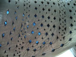 Detail des Musters mit Hinterftterung aus indigogefrbter Seide