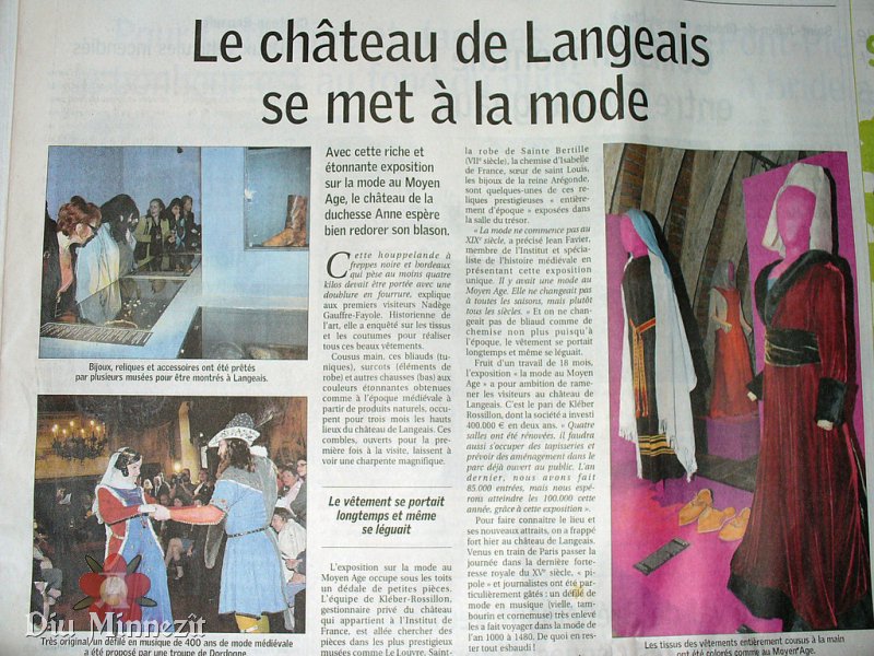 Artikel über die Ausstellungseröffnung mit Defilée in Langeais