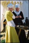 Frauen in Tracht des späten 15ten Jahrhunderts (süddeutsch)