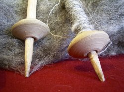 Detail der tnernen Spinnwirtel nach deutschem Fund