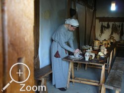 Einfaches Kleid, basierend auf dem Kleides der Heiligen Klara aus naturfarbenen Wollkper