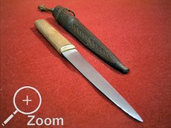 Gebrauchsmesser mit verzierter Scheide