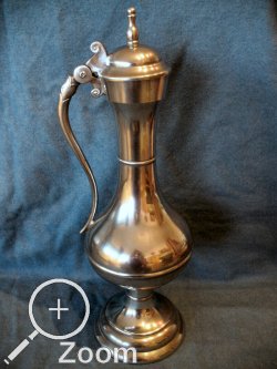 Hohe Ratsherrenkanne aus Zinn